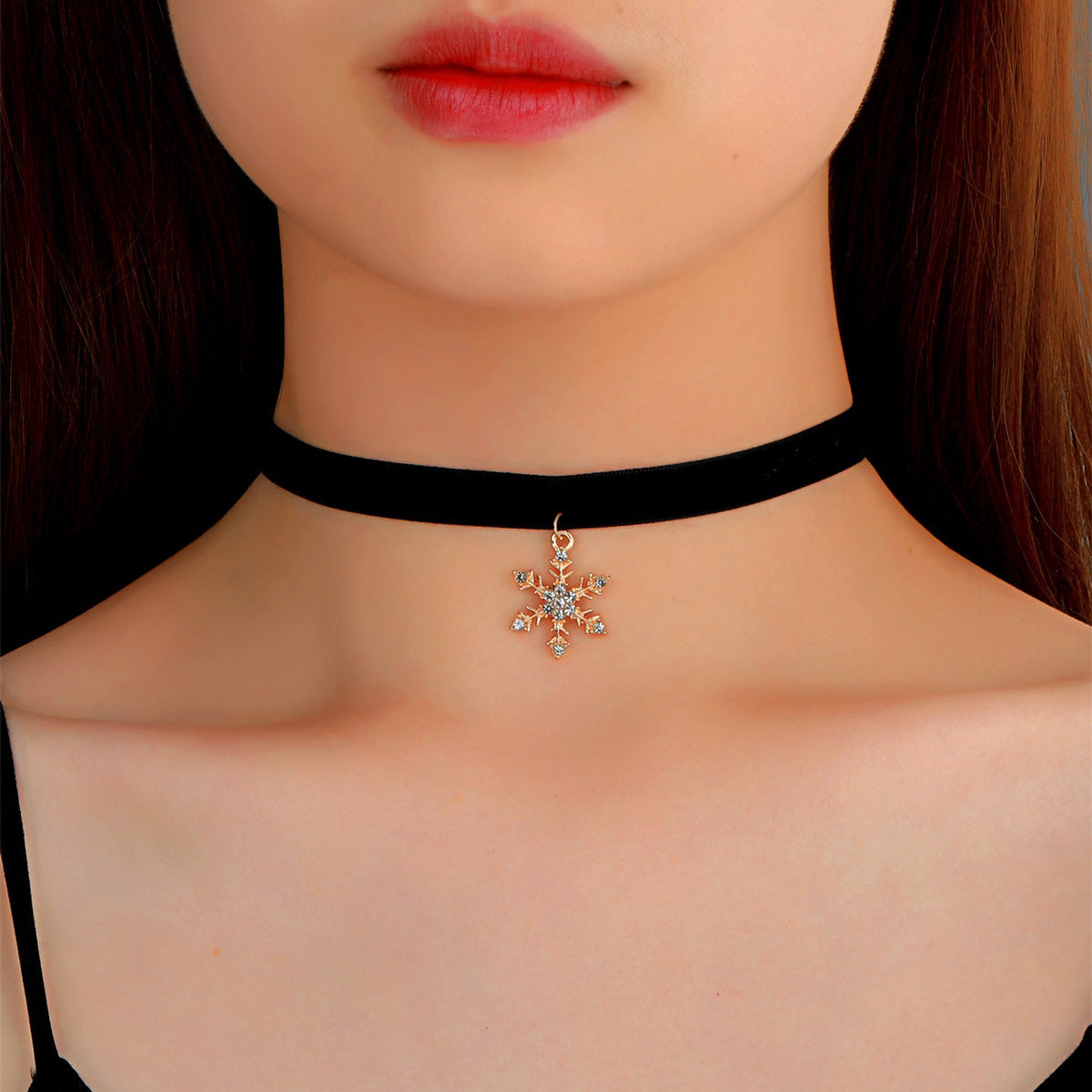 Collana girocollo vintage natalizia da donna con ciondolo a campana in lega, design geometrico, finitura galvanica, nastro in velluto regolabile