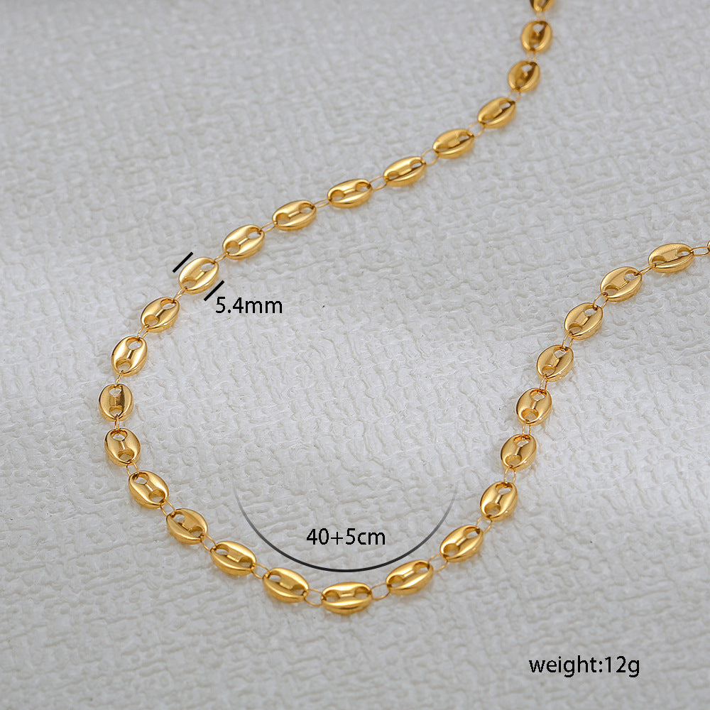 Collar minimalista geométrico de nariz de cerdo en acero inoxidable chapado en oro con acento de grano de café para mujer