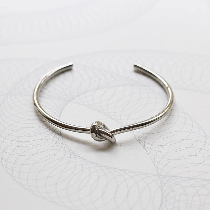 Minimalist Oval Titanium Steel Bracelet with 18K Gold Plating Luxury Fashion Unisex Hand Jewelry