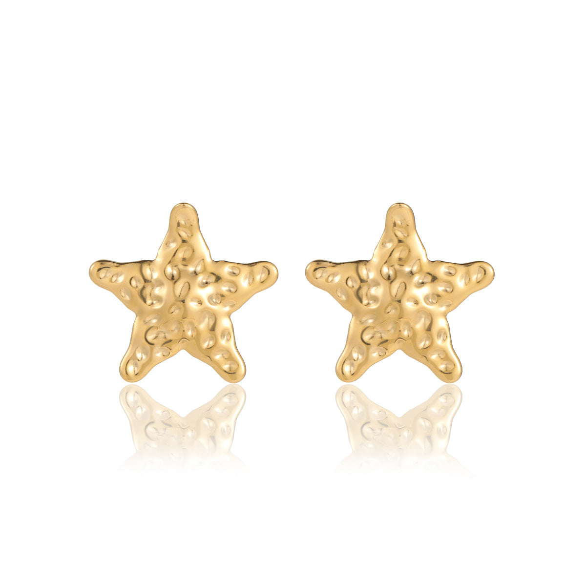 Aretes de titanio con textura martillada en forma de estrella de moda para mujer con acabado chapado