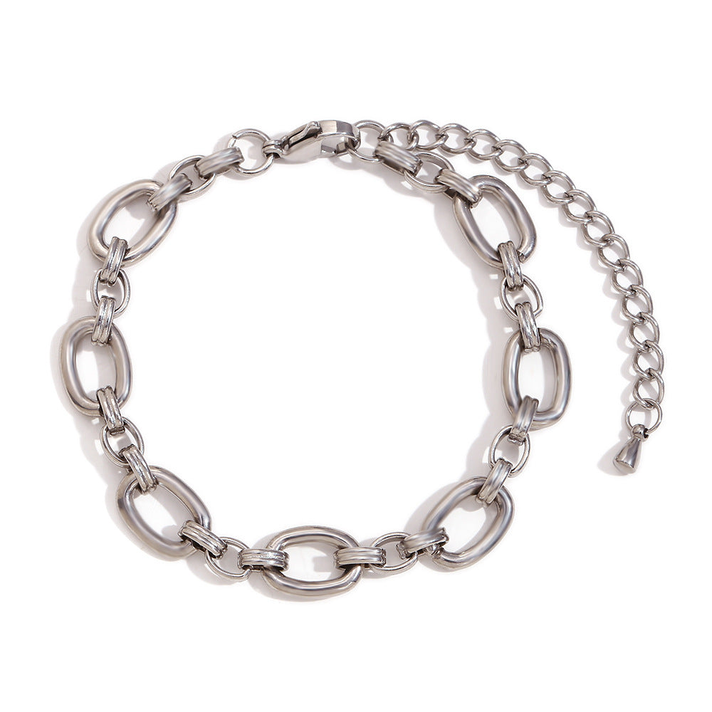 Pulsera de acero inoxidable geométrica minimalista chapada en oro de 14 quilates con forma de O grande para mujer