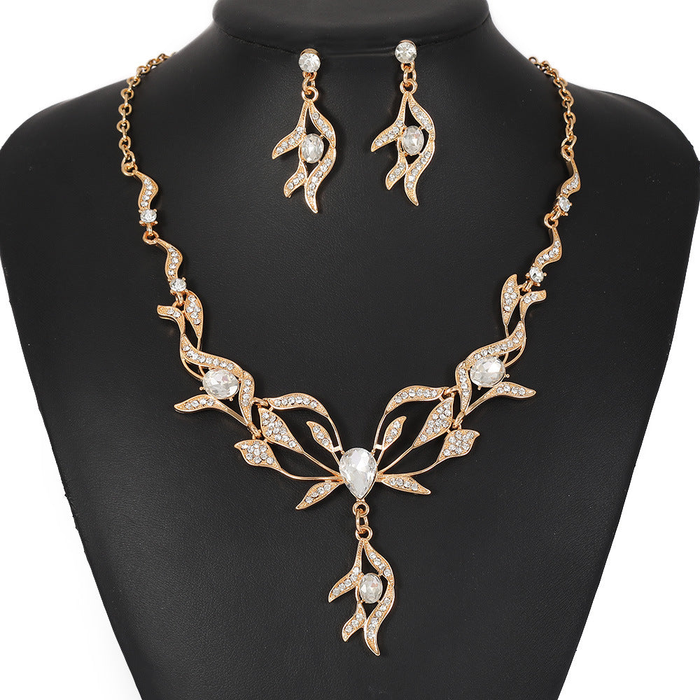 Original Design Floral Leaf Pendant Necklace Set with Alloy Snake Chain and Matching Earrings for Women