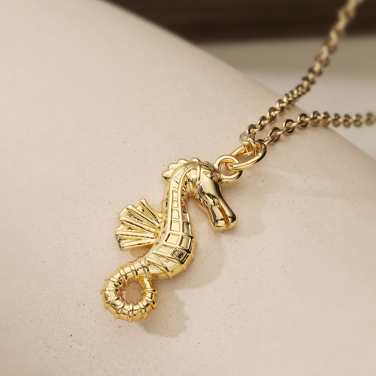 Minimalist 18K Gold Plated Brass Geometric Shell Starfish Pendant Necklace for Women