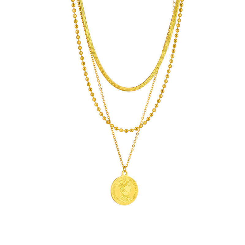 Collana Pendente Alla Moda Minimalista in Acciaio al Titanio con Catena Multistrato e Medaglione Rotondo con Design Ritrattato della Regina