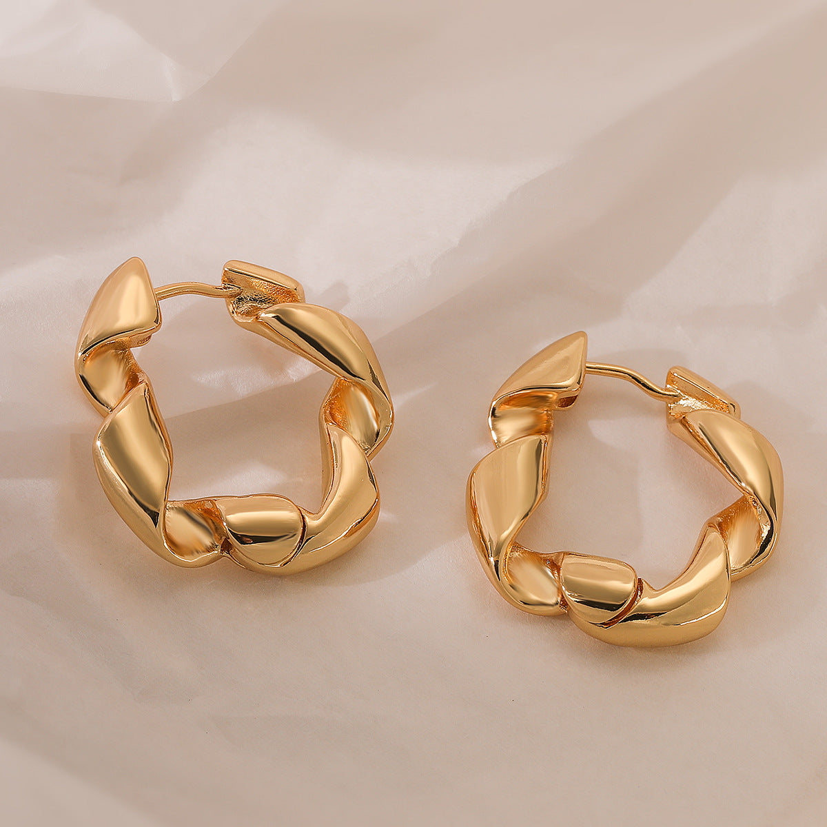 Pendientes Geométricos Irregulares Minimalistas para Mujer de Latón con Baño de Oro
