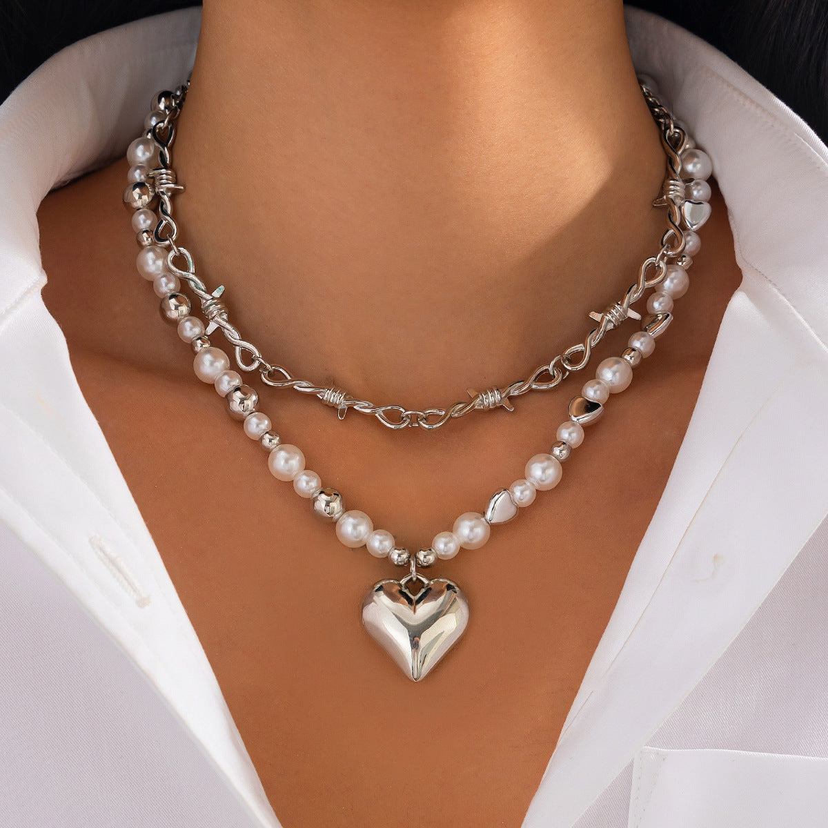 Collar con colgante de perla de imitación con forma de corazón minimalista para mujer con cadena a la altura de la clavícula