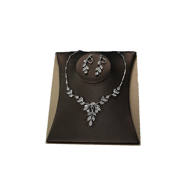 Minimalist Elegant Alloy Plated Floral Cubic Zirconia Rhinestone Necklace and Earring Set for Women