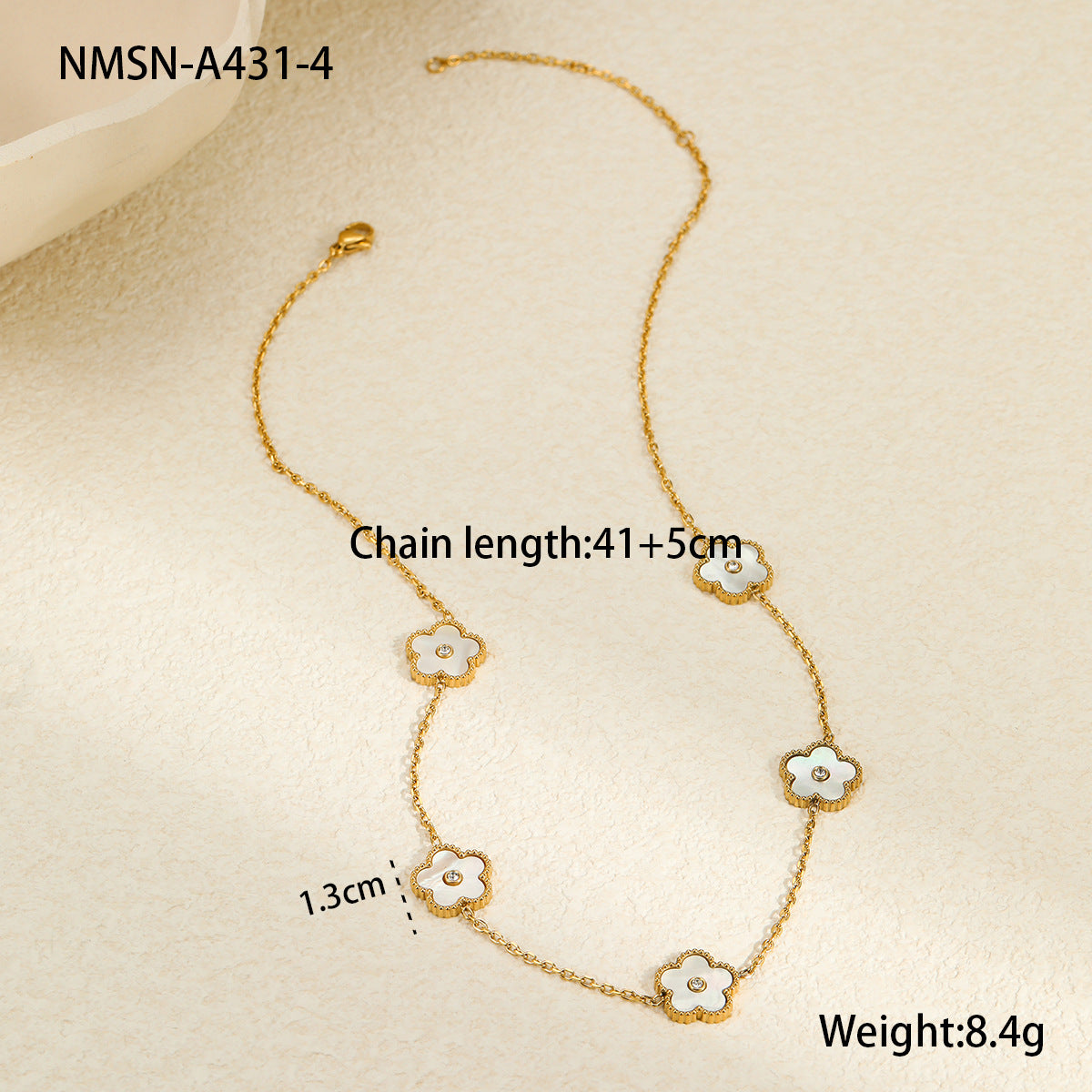Fashion Minimalist Five-Petal Flower Mother-of-Pearl Pendant Necklace Set in Stainless Steel with Plated Finish