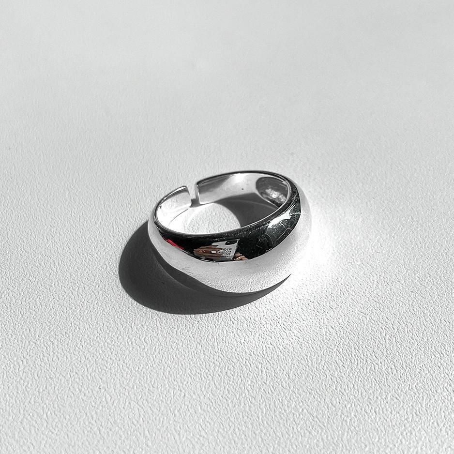 Anello Minimalista Liscio a Arco Rotondo da Donna in Argento Sterling 925 dal Design Originale