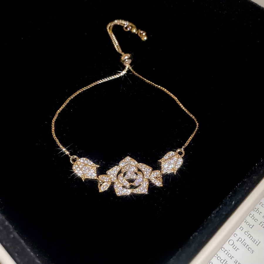 Elegante Bracciale a Mano Floreale da Donna con Intarsio in Zircone in Rame, Stile Minimalista di Lusso