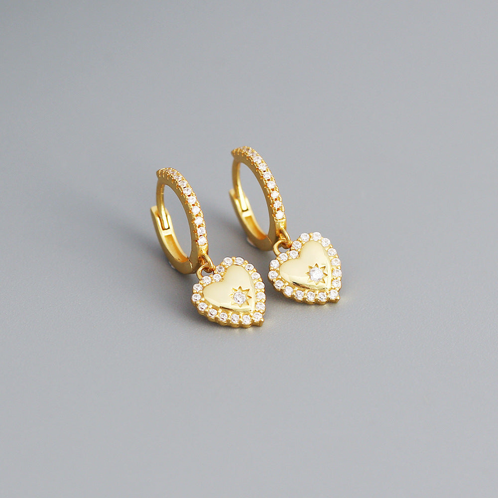 Orecchini a perno minimalisti a forma di cuore in argento sterling con intarsio completo di strass per donna
