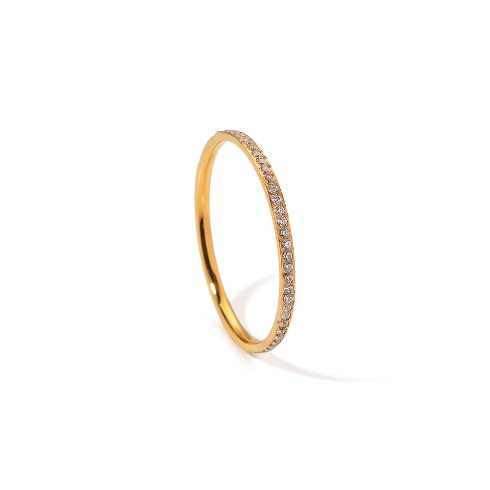 Anello da Donna Geometrico in Acciaio Inossidabile con Inlay di Strass e Placcatura in Oro 18K