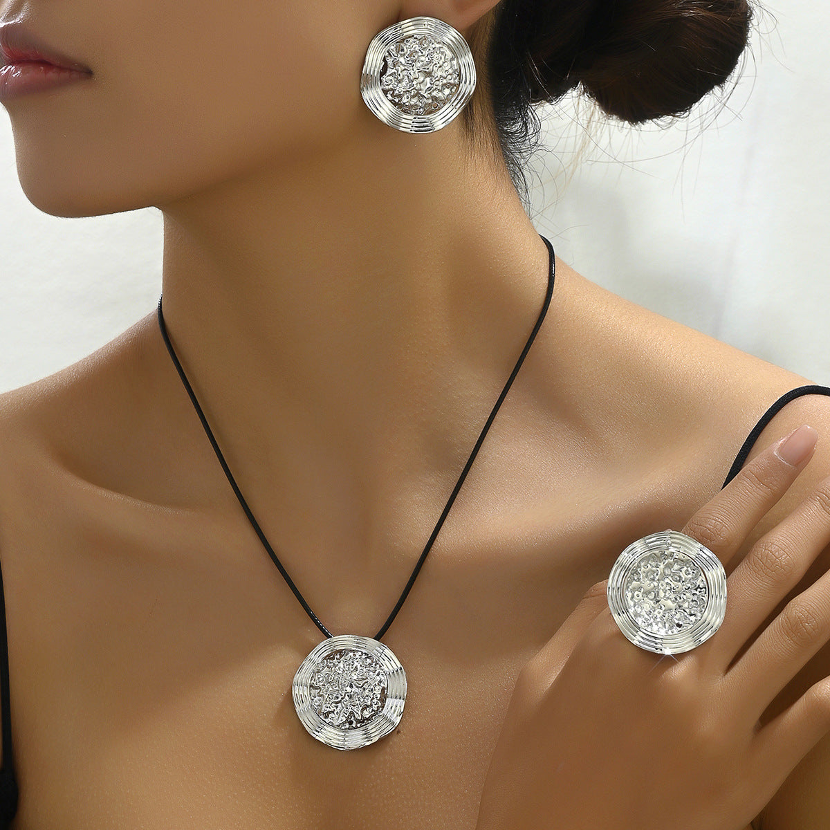 Conjunto de collar y aretes de aleación electrochapada estilo geométrico para mujer, joyería de moda para el día a día con colgante largo