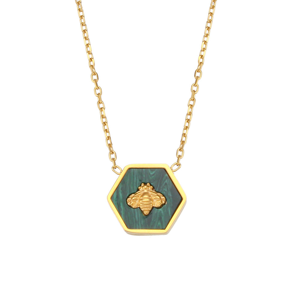 Collana con pendente a forma di ape geometrica alla moda in acciaio inossidabile con finitura placcata da donna