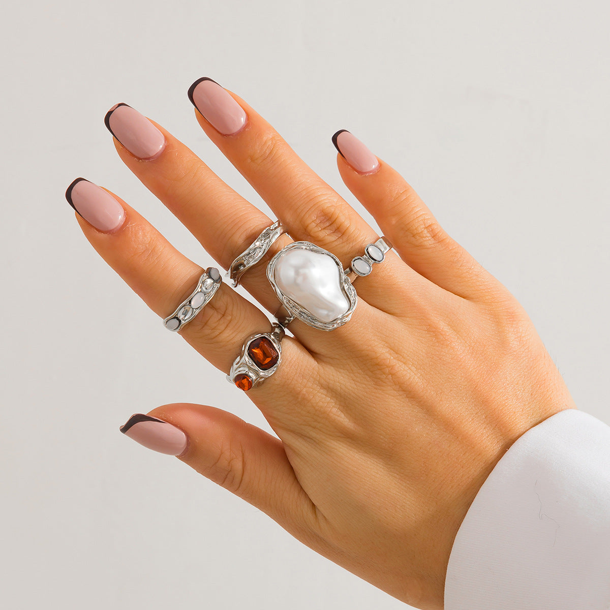 Minimalist Floral Geometric Open Ring with Imitation Pearl Accents and Rhodium Plating for Women