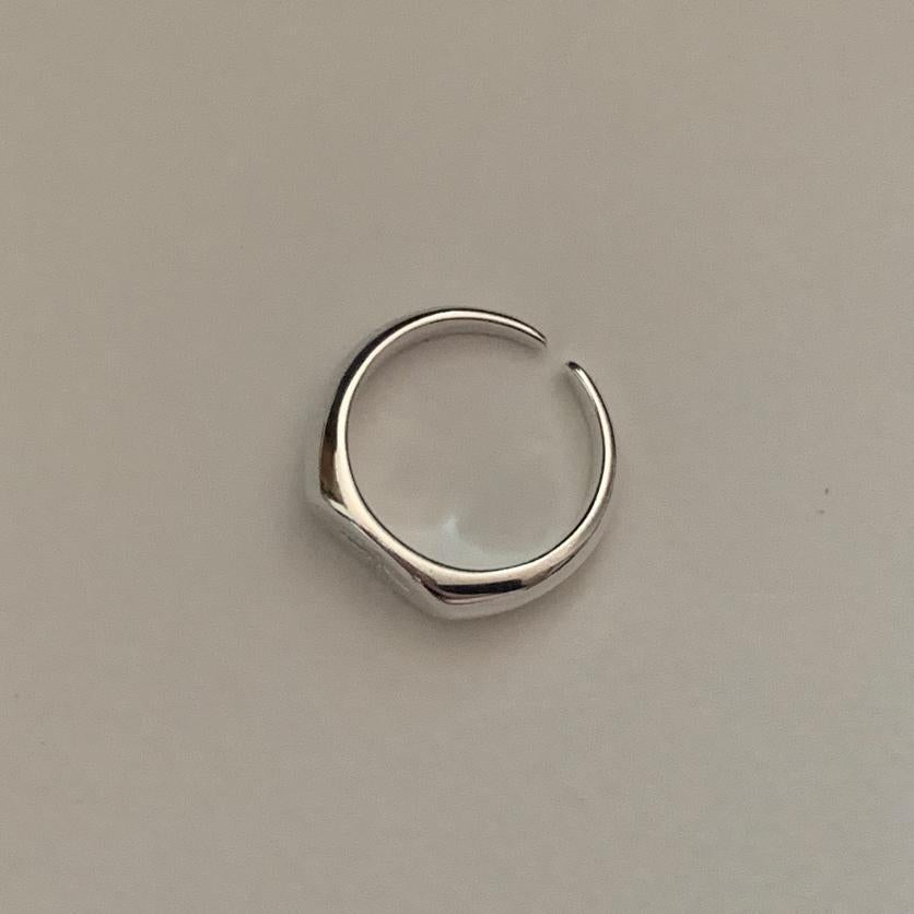 Anello Aperto a Stella Minimalista in Argento Sterling 925 con Dettaglio Fiocco per Donna