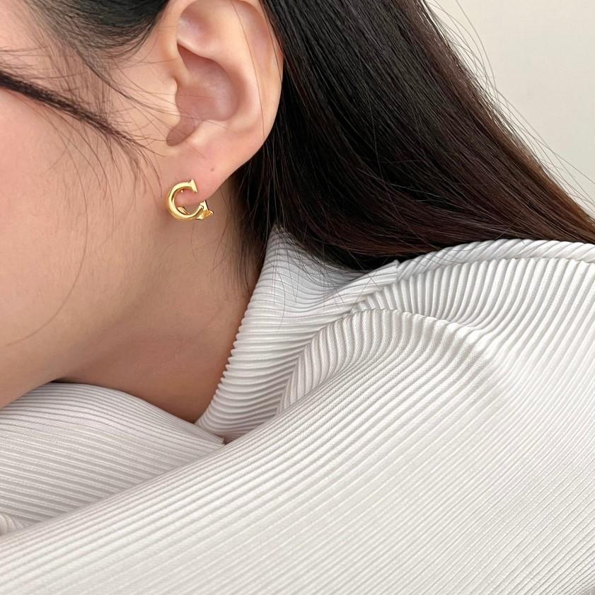 Pendientes de Letras Minimalistas para Mujer de Plata de Ley 925 con Baño de Oro