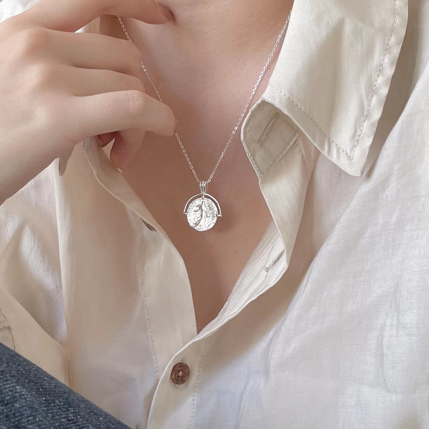 Minimalist Round Coin Pendant Necklace in 925 Sterling Silver with Angel Motif