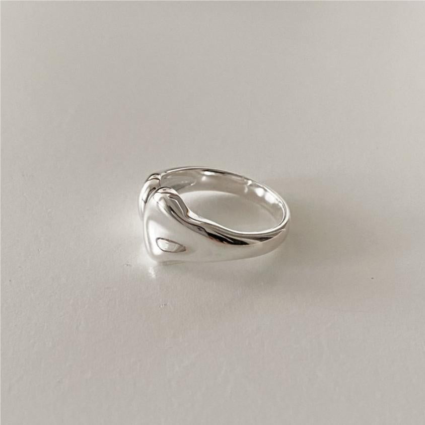 Anillo minimalista geométrico de plata para mujer con detalles florales, plata de ley 925, acabado galvanizado