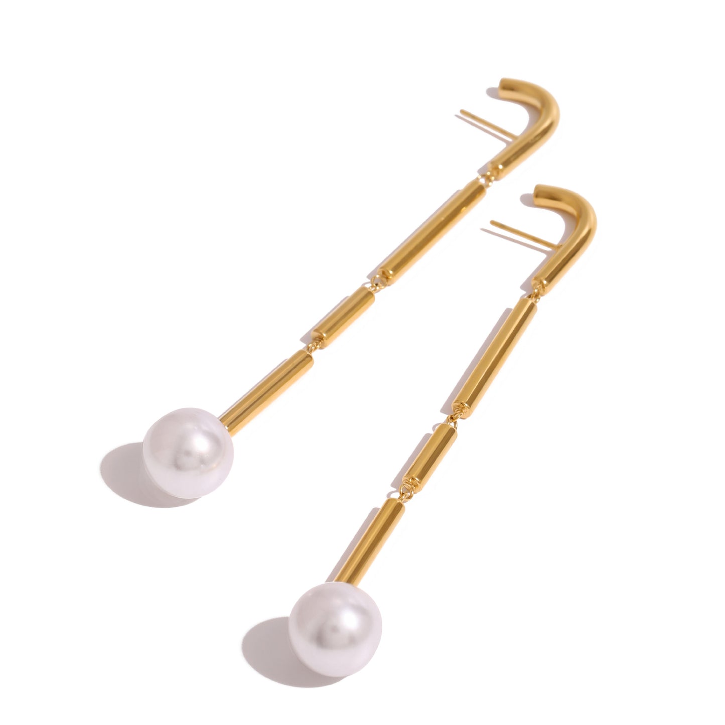 Pendientes colgantes geométricos minimalistas de acero inoxidable con acabado chapado y detalles de perlas para mujer