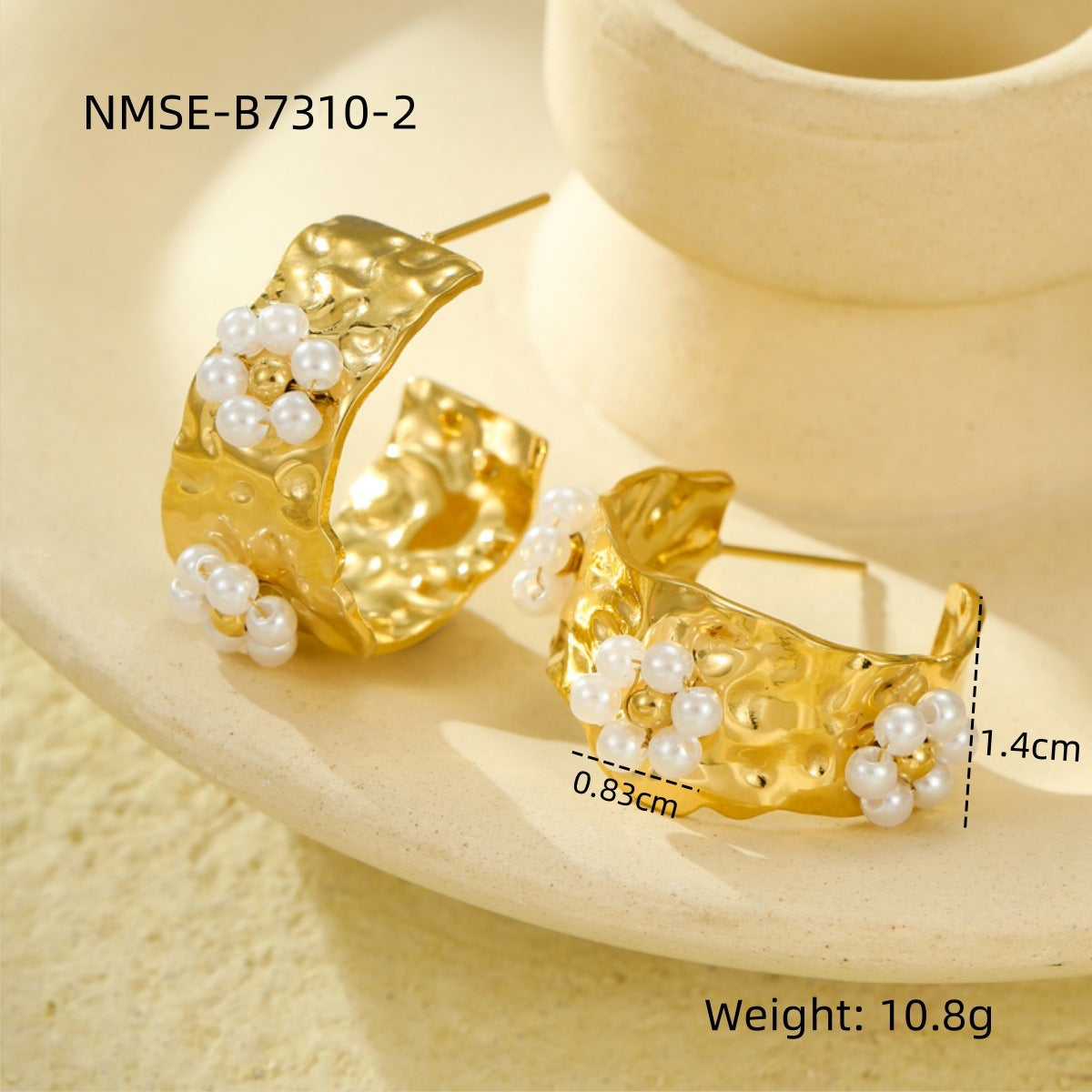 Pendientes de Acero Inoxidable Texturizado en Forma de C Estilo Vintage con Zircón Colorido y Perlas, Bañados en Oro de 18K