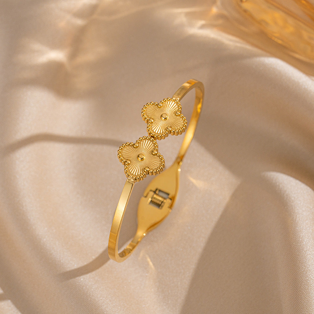 Bracciale ovale lusso minimalista da donna in acciaio al titanio con finitura placcata e anallergico in acciaio inossidabile