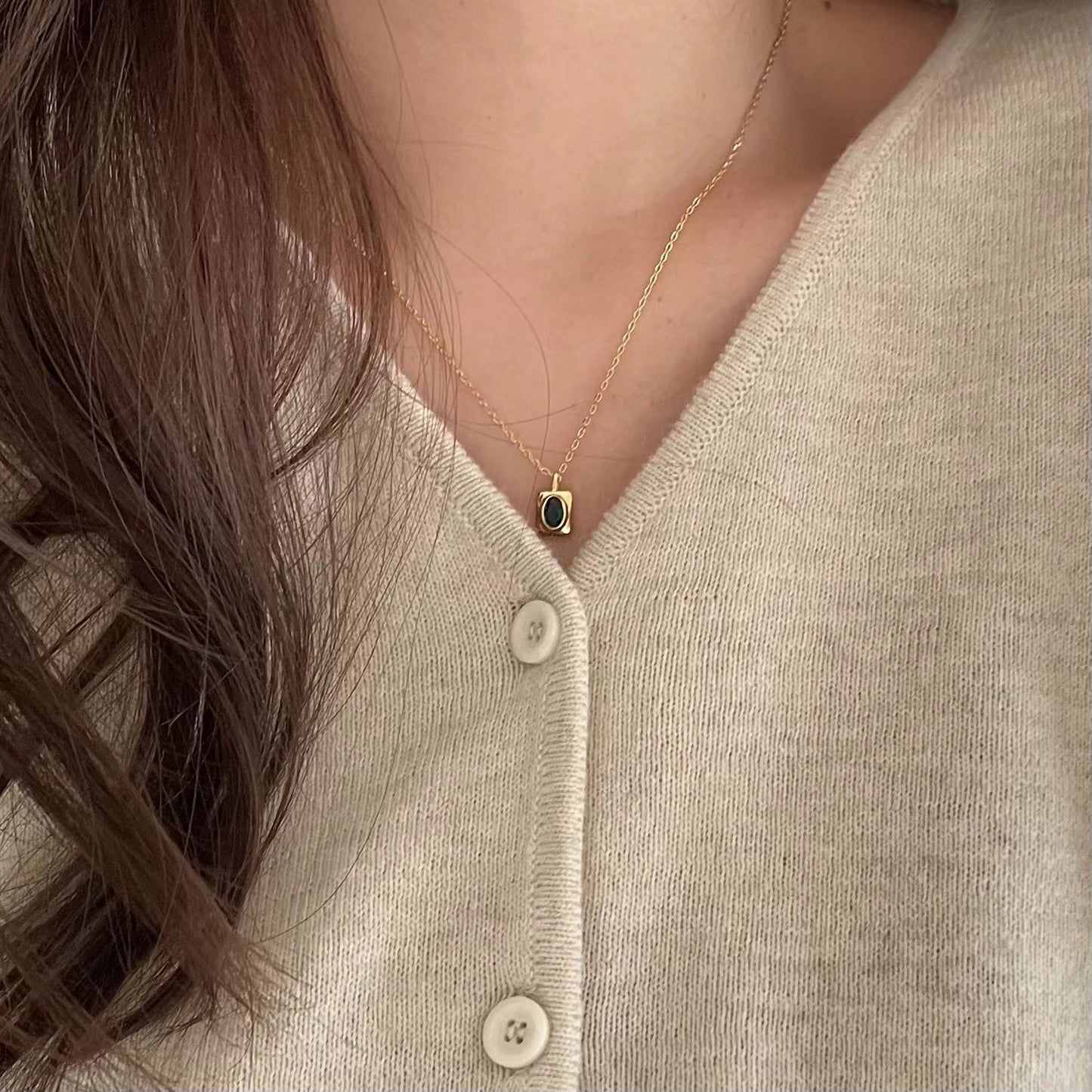 Minimalist Oval Green Rhinestone Pendant Necklace in 925 Sterling Silver for Women