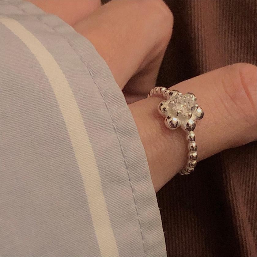 Minimalist Floral Heart-Shaped 925 Sterling Silver Ring with Prong-Set Cubic Zirconia for Women