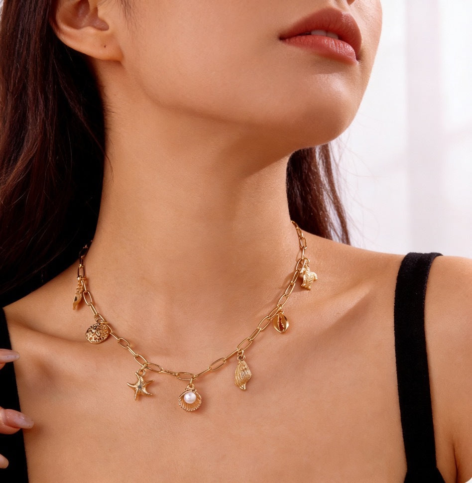Collar de aleación dulce informal con colgante de estrella y animal para mujer