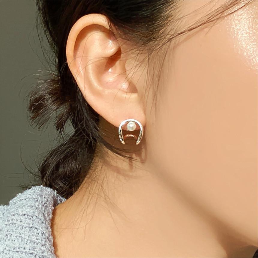Orecchini a perno geometrici minimalisti a forma di lettera in argento sterling 925 placcati oro