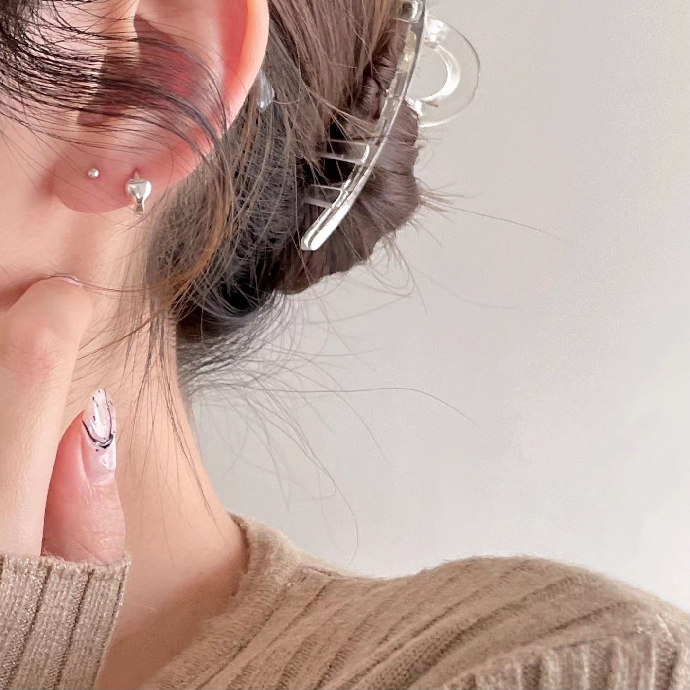 Pendientes de botón minimalistas con forma de corazón de plata de ley 925 con incrustaciones de perlas para mujer
