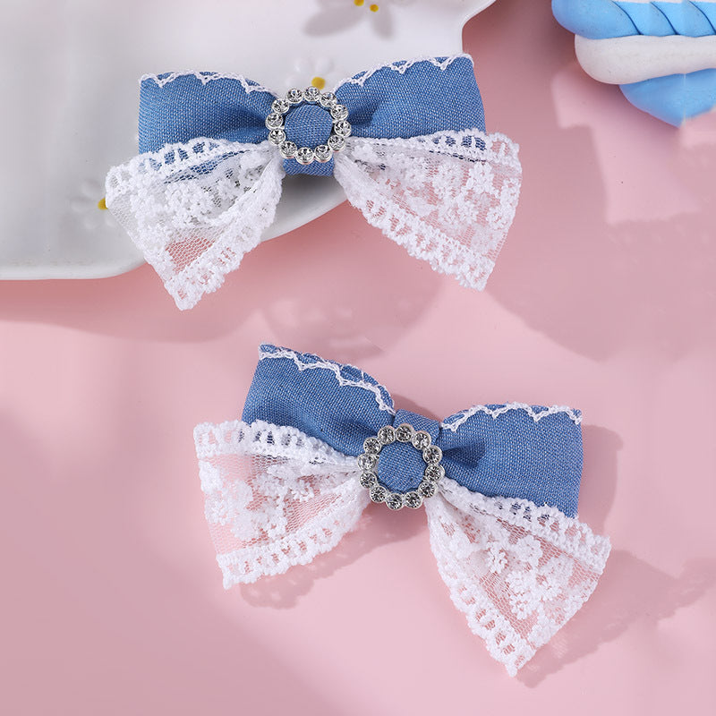Fermaglio per Capelli da Bambina a Forma di Fiocco in Denim Stile Naturale con Stella in Lamina d'Oro e Bordo in Pizzo, Fermaglio a Becco d'Anatra