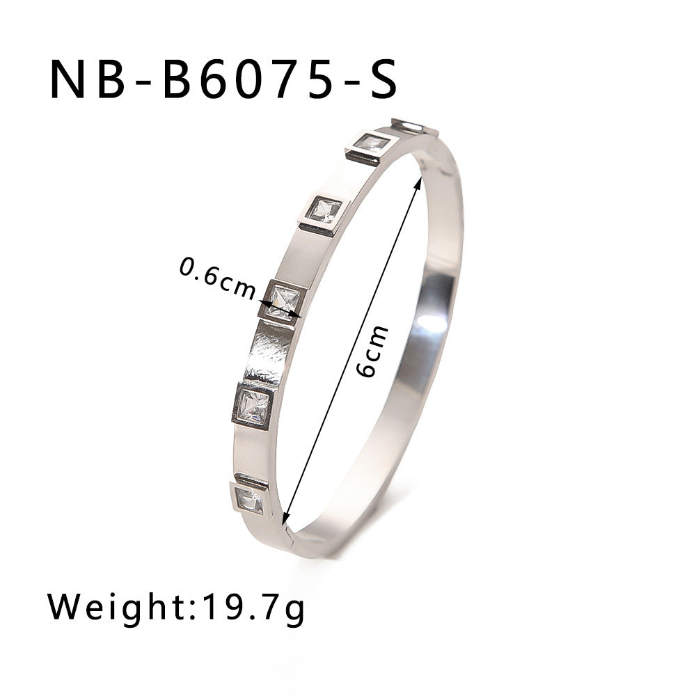 Bracciale quadrato geometrico in acciaio al titanio con intarsio di zirconi e placcatura sottovuoto in oro 18K da donna