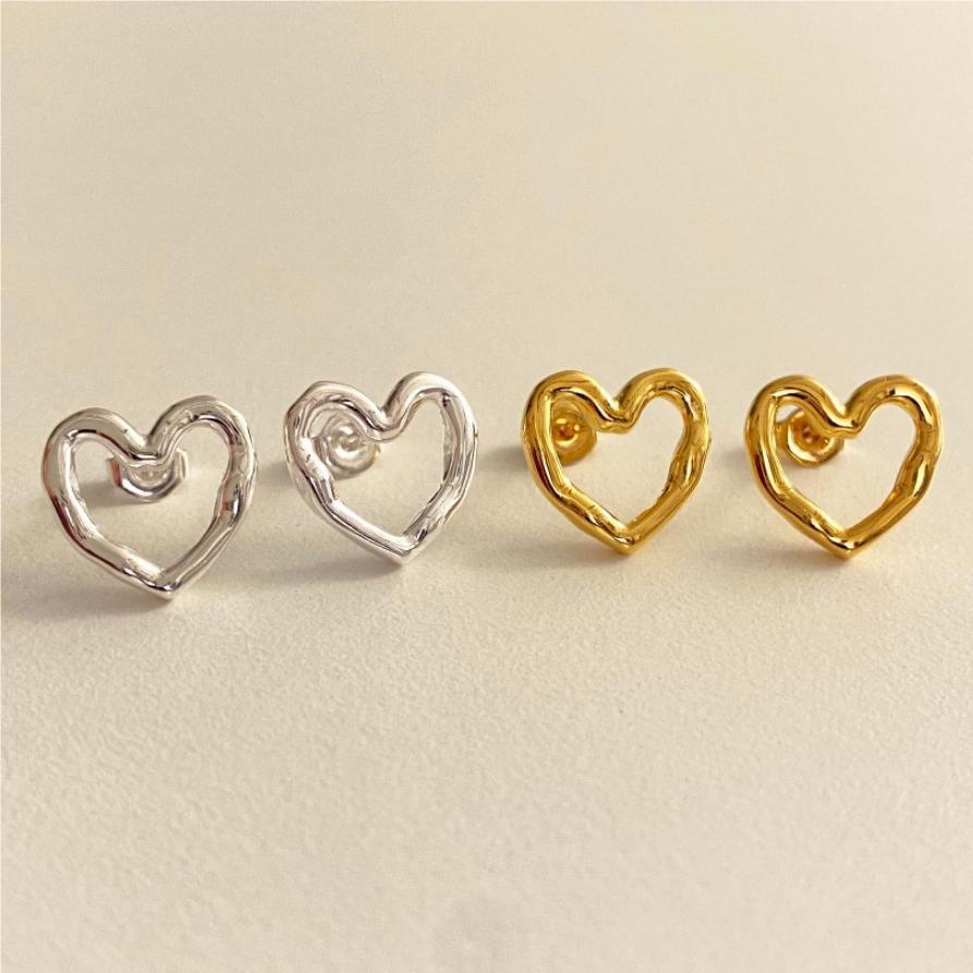 Pendientes Minimalistas de Corazón Hueco para Mujer en Plata de Ley 925 con Baño de Oro