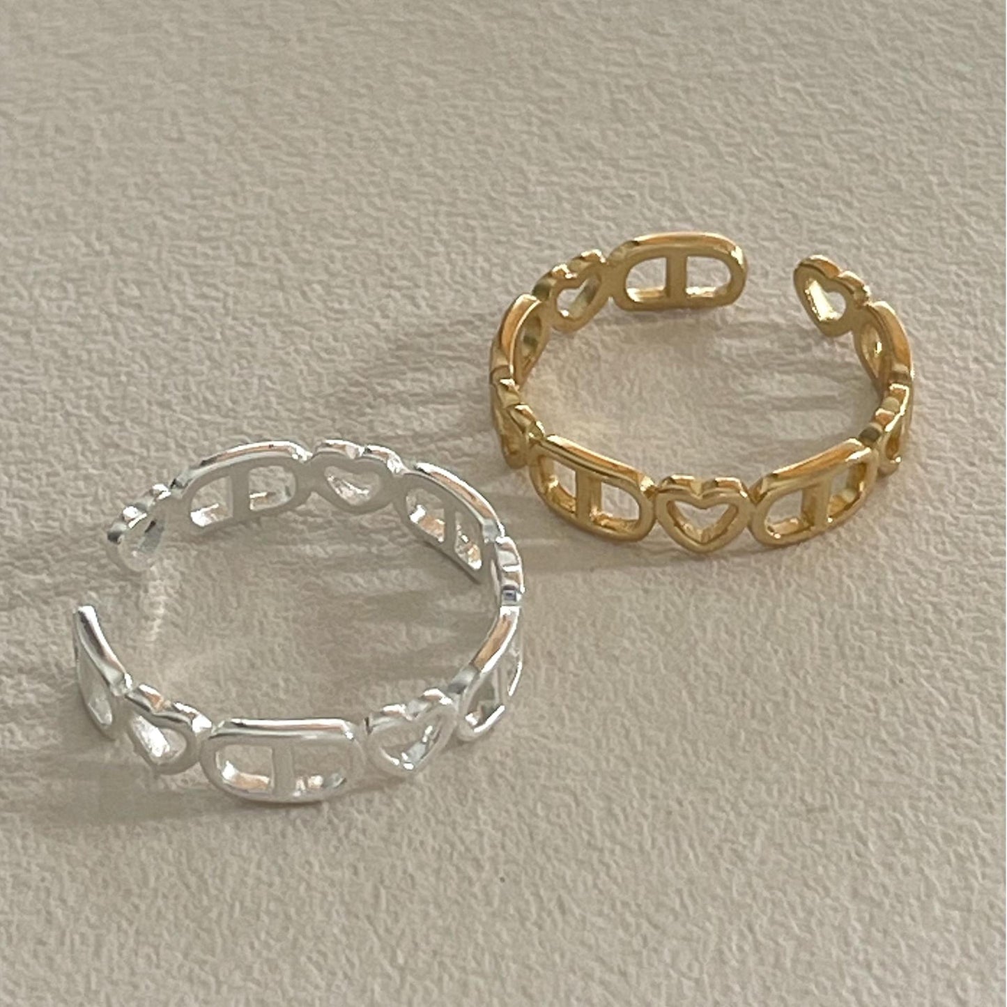 Anillo abierto de plata de ley 925 con diseño de línea geométrica y forma de corazón minimalista para mujer