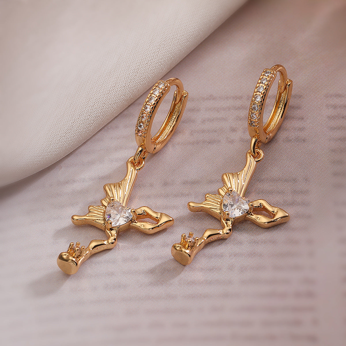 Orecchini Minimalisti a Farfalla in Rame Placcati Oro 18K da Donna