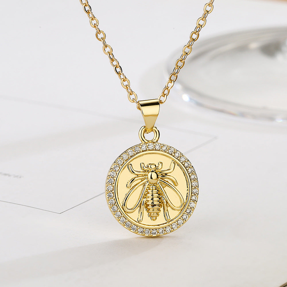 Collana Pendente Minimalista con Stella e Luna da Donna in Rame Placcato Oro, Design Geometrico Rotondo e Intarsio di Strass