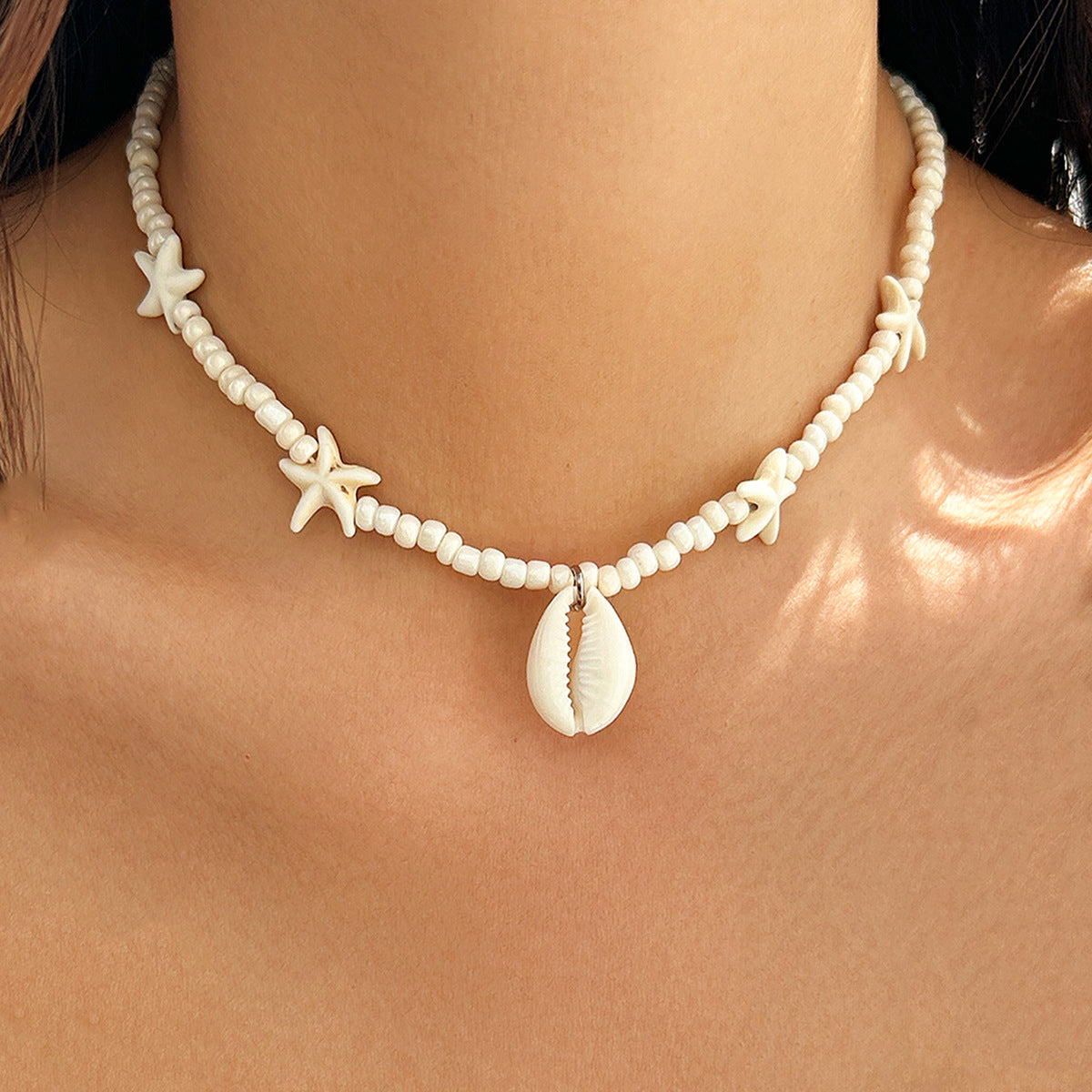 Collana in resina a forma di stella a tema spiaggia vintage da donna con ciondolo a conchiglia e catena a sfere perline