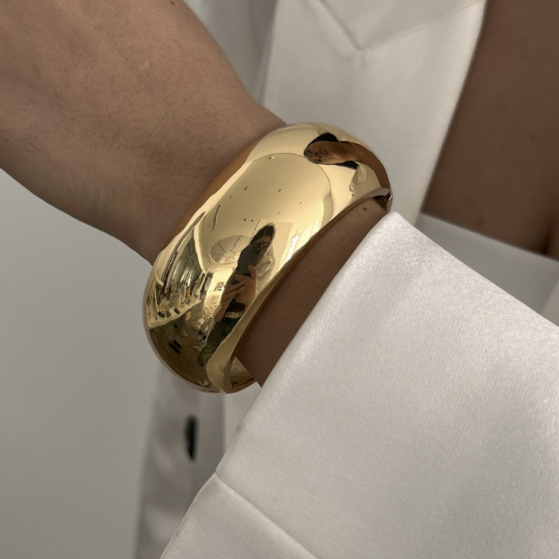 Geometric Ins Style Polished Spring Bracelet for Women with Plated Alloy Band