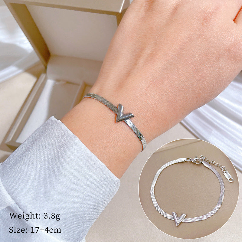 Minimalist V-Shaped Titanium Steel Chain Bracelet for Women with Gold Plating and Nature-Inspired Design