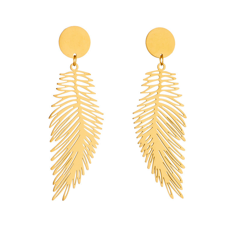 Pendientes minimalistas retro de acero de titanio con tonos fríos en forma de pluma y acabado chapado para mujer