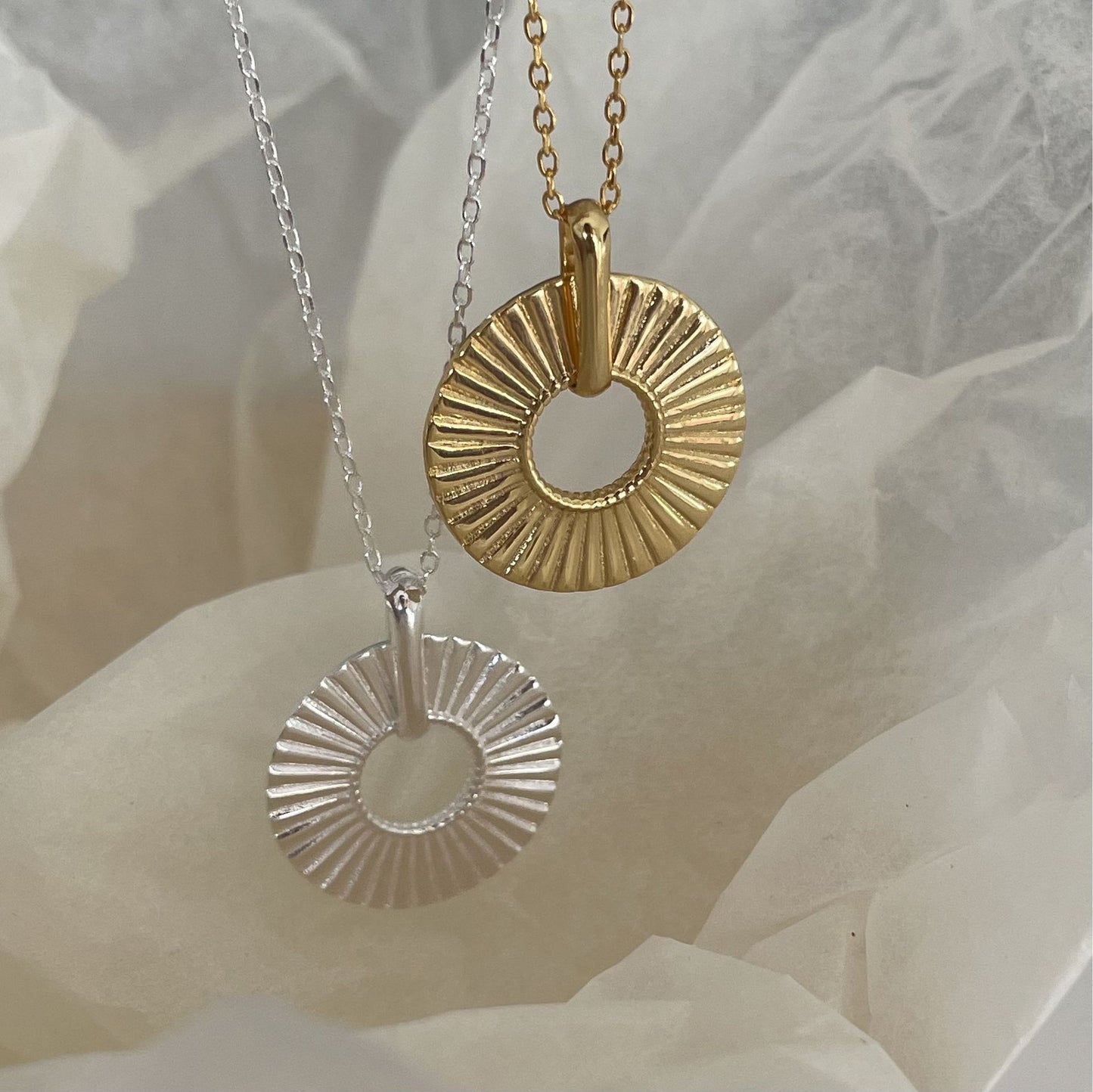 Minimalist Geometric Round Pendant Necklace in 925 Sterling Silver with Beaded Chain for Women
