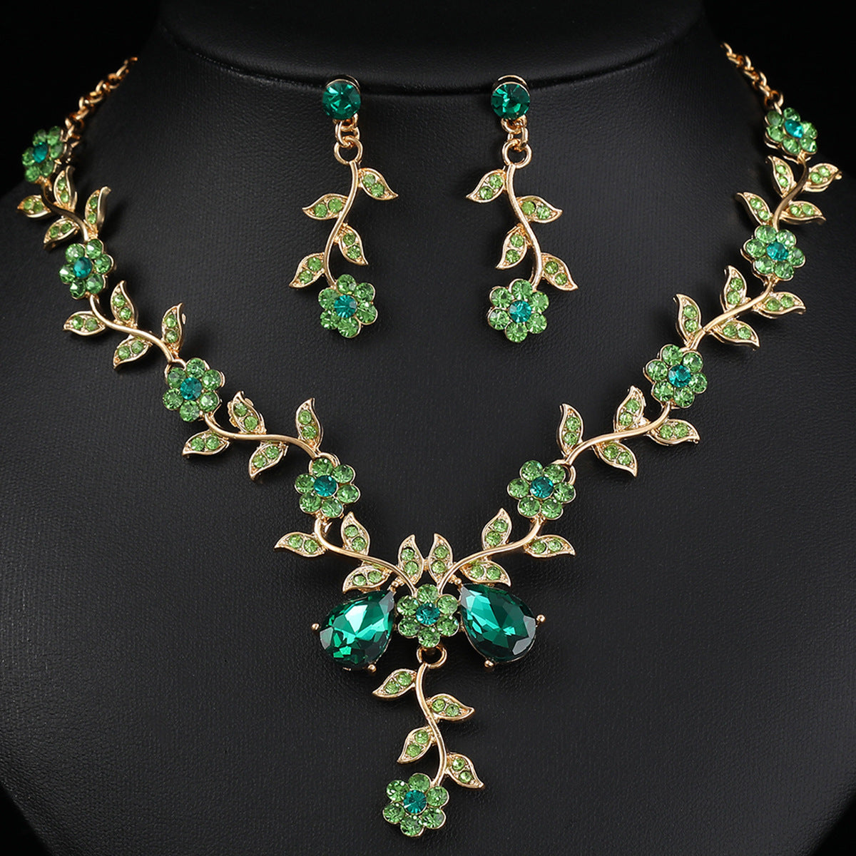 Vintage Floral Alloy Necklace and Earrings Set with Plated Finish O-Chain for Women