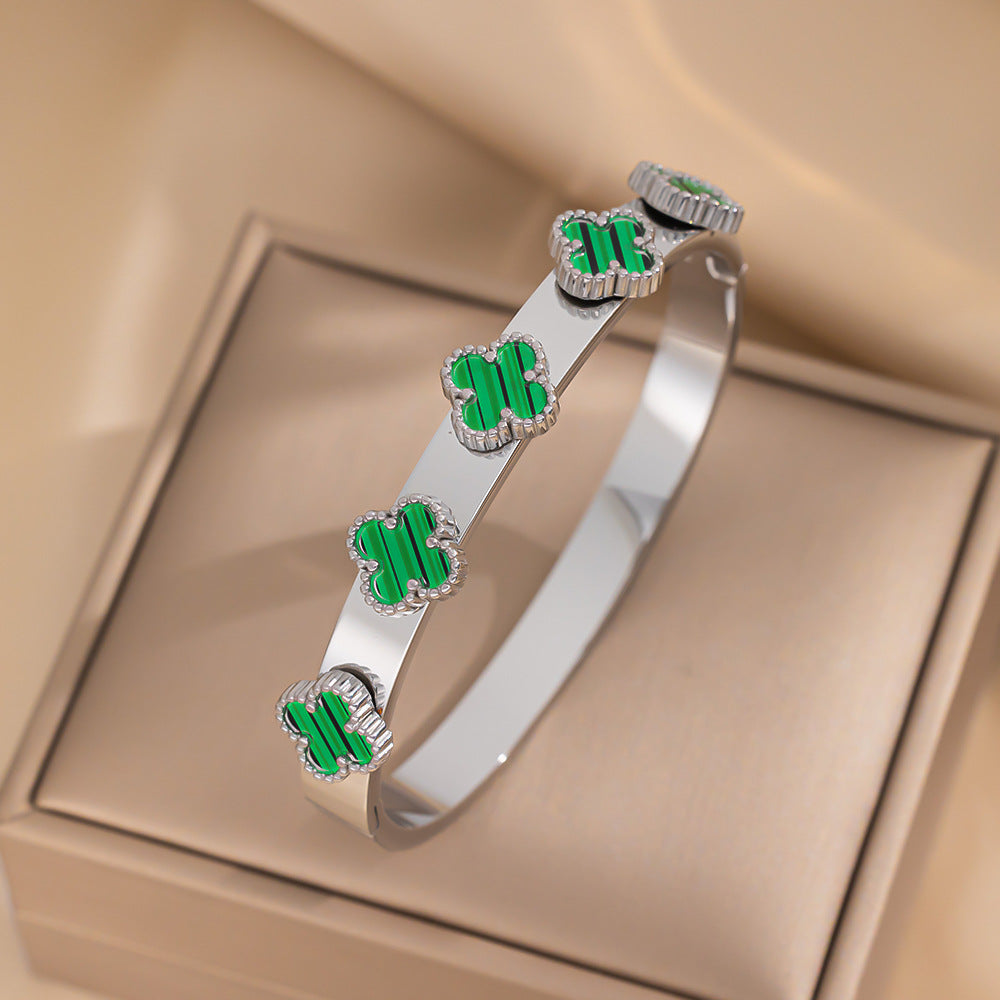Elegante Bracciale da Donna in Acciaio Inossidabile a Forma di Trifoglio con Placcatura in Oro 18K, Ipoallergenico e Resistente allo Sbiadimento