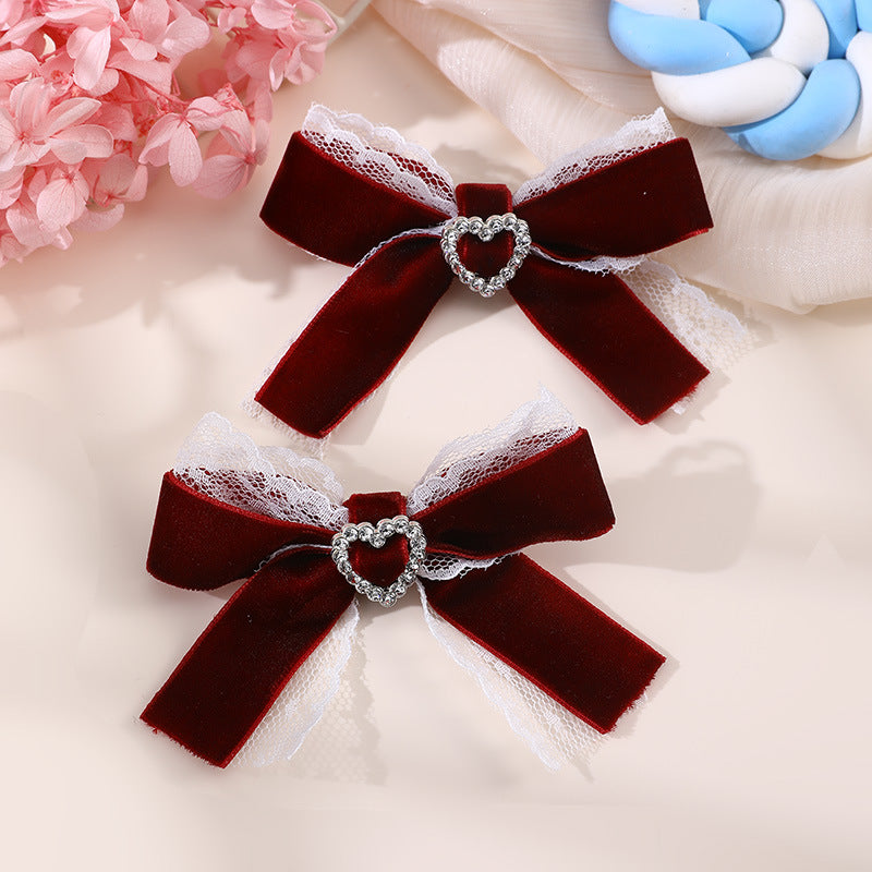 Set di mollette per capelli da bambina in pizzo a forma di fiocco in stile naturale con cuore impreziosito da strass e design a becco d'anatra