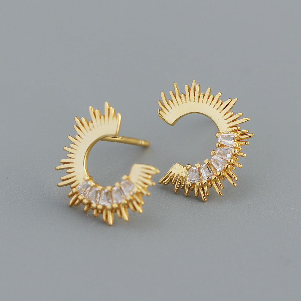 Orecchini a perno a forma di C da donna in argento sterling 925 di lusso, con zirconi cubici microincastonati geometrici