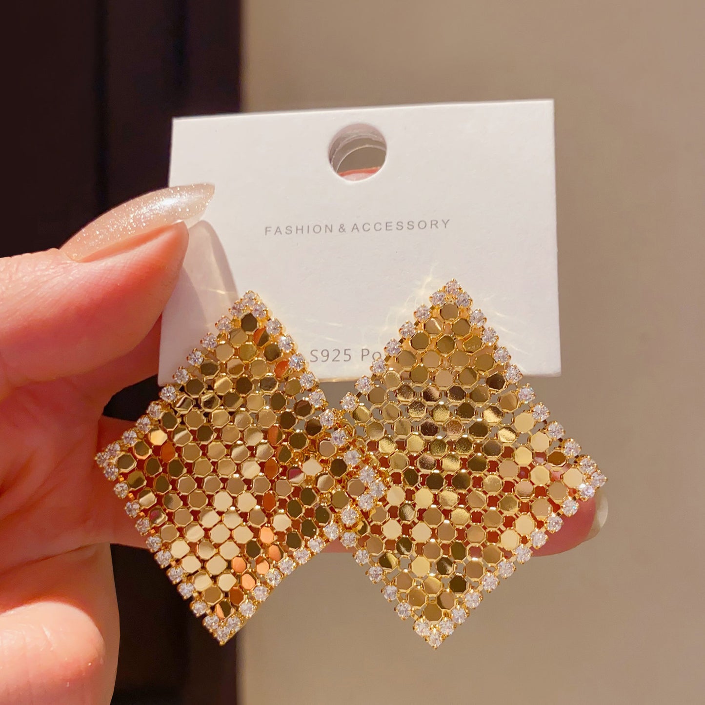 Pendientes de Rombo Geométricos Minimalistas en Cobre Bañado en Oro con Postes de Acero Inoxidable