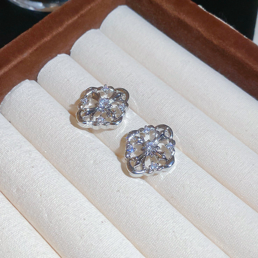 Orecchini a perno a croce a rombo geometrici con intarsi in zircone da donna, gioielli per l'orecchio minimalisti alla moda per tutti i giorni