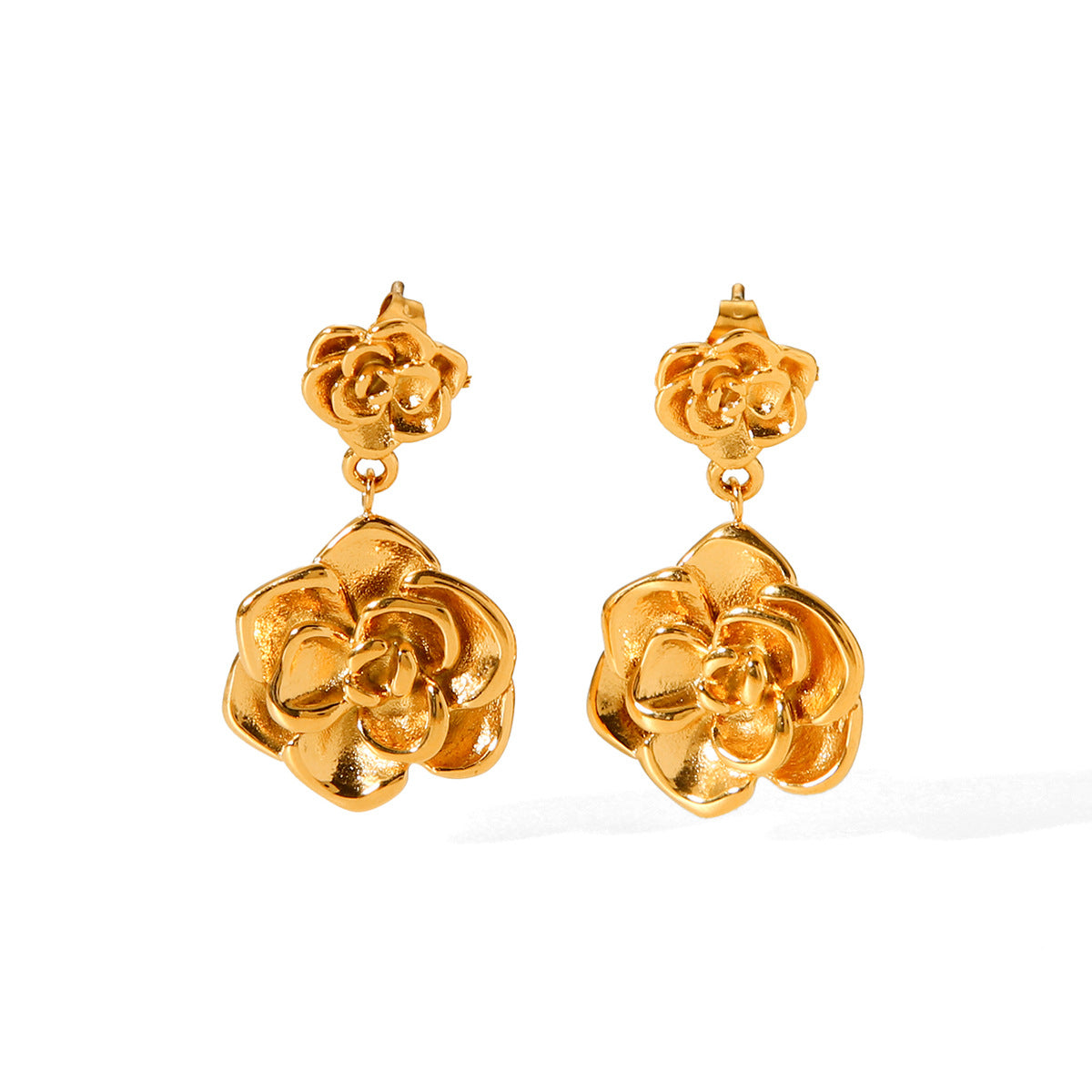 Orecchini a perno a forma di rosa in acciaio inossidabile placcato oro 18K di tendenza per donna