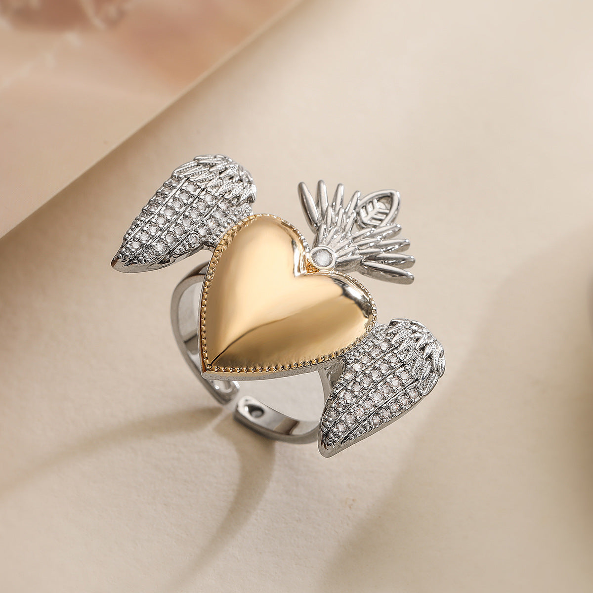 Anello in Rame a Forma di Cuore Geometrico Minimalista da Donna con Placcatura Bicolore e Dettagli Micro-Pavé